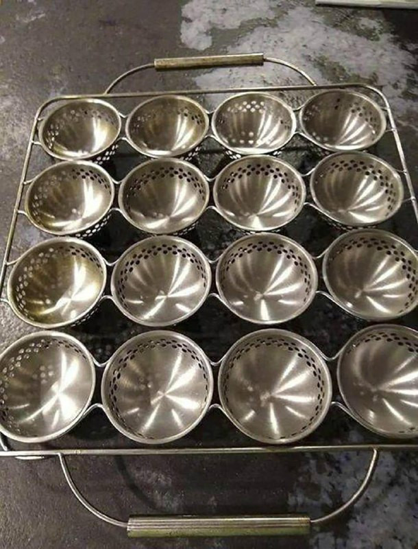 I discovered this in our new kitchen: what is it?