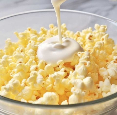 Holy moly, this Christmas munch recipe is the most addicting thing I’ve ever made!