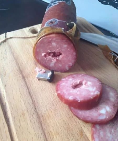 I found a flash drive in a regular sausage: at first I thought the flash drive had accidentally ended up in the food until I checked its contents!