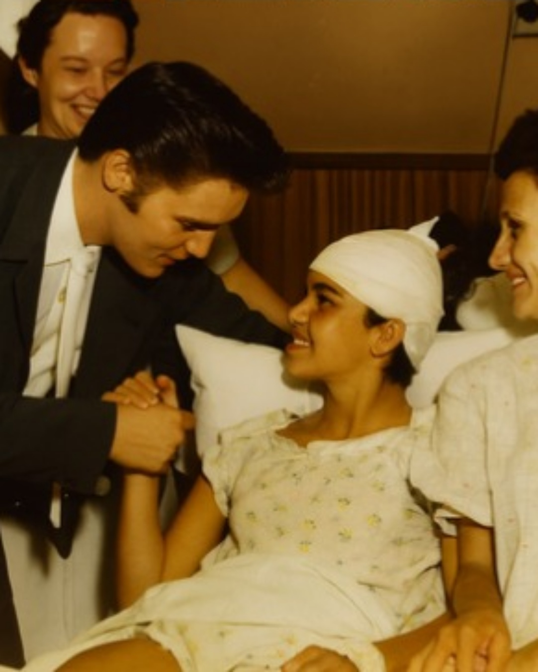 No Cameras, No Headlines: The Day Elvis Saved Children in Silence